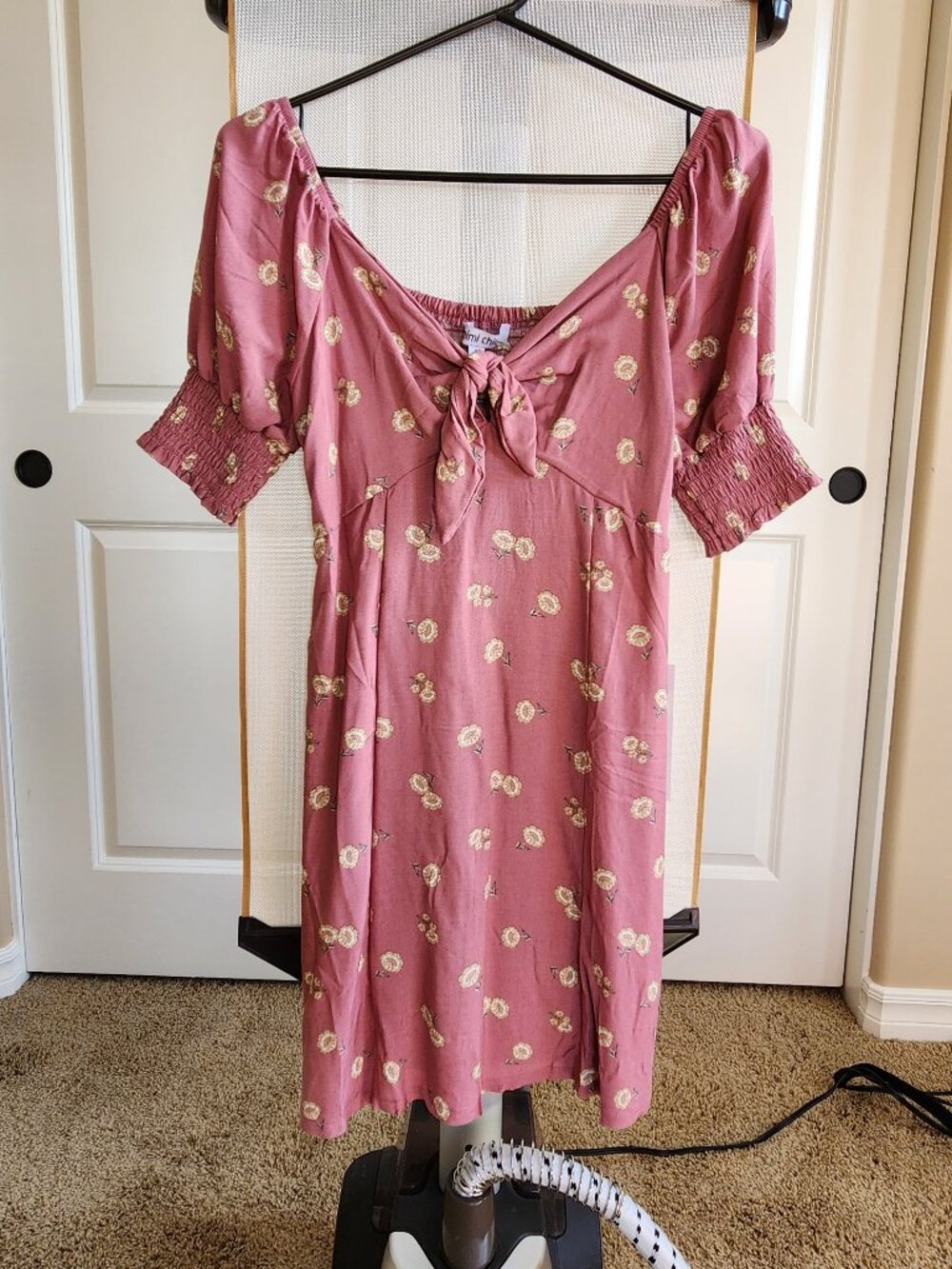 NWT Mimi Chica Dusty Rose Floral Puff Sleeve Mini Dress